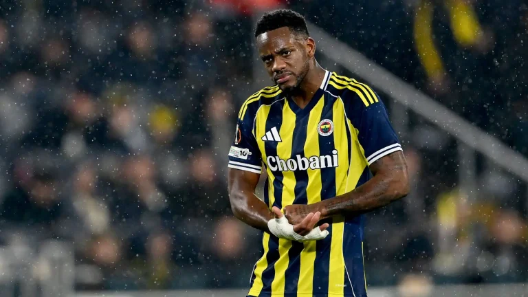 Fenerbahçe, Yüksek Maliyetli Yıldızla Yollarını Ayırıyor!