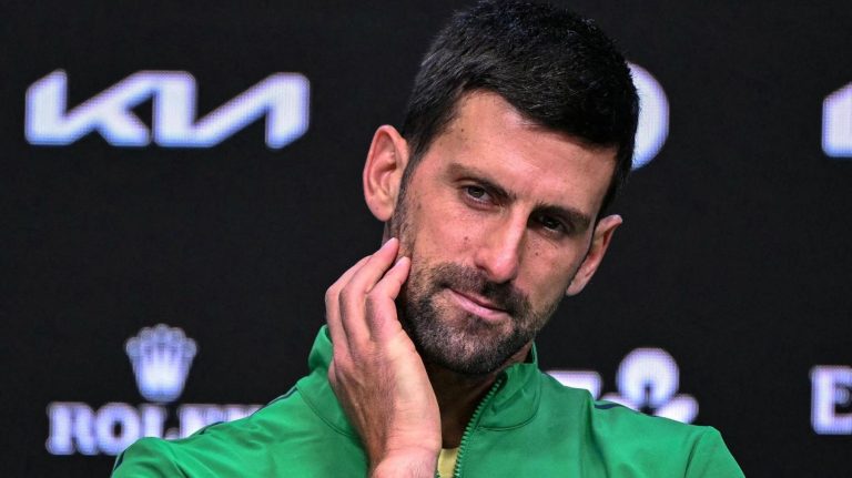 Djokovic, Avustralya Açıkta Yarı Finale Yükseldi