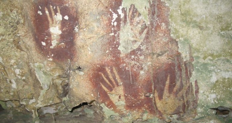 "Keşfedilen Dünyanın En Eski Kaya Resimleri: Tarihin İzleri"