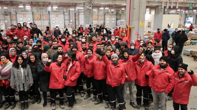 Migros Depo İşçileri Ekonomik Krizin Ortasında İş Bırakma Eylemiyle Gündemde
