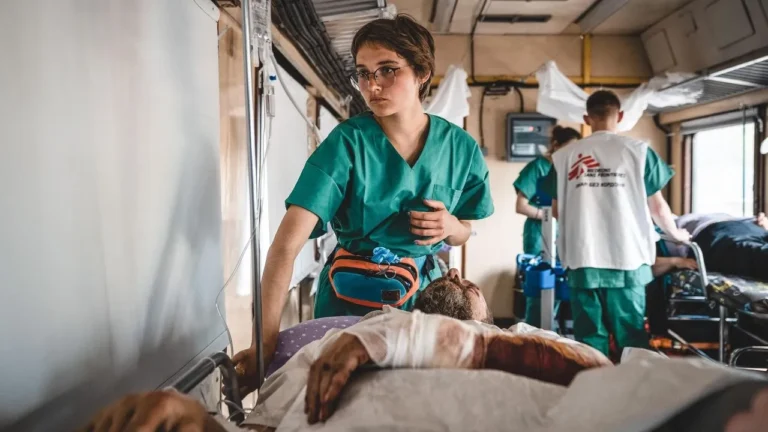 İsrail, MSF’yi Gazzede Çalışmaktan Men Edecek: Personel Listesi Krizi